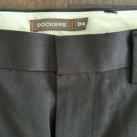 DOCKERS MENS PANTS D4 RELAXED BLACK PLEATED CUFFED 31 x 30 - Picture 3 of 7
